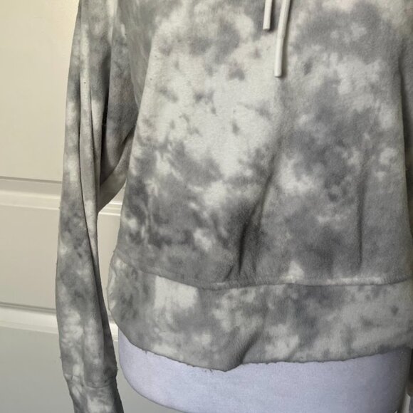 Old Navy Gray Tie Dye Cropped Long Sleeve Pullover Fleece Sweatshirt Size Small - Picture 4 of 12
